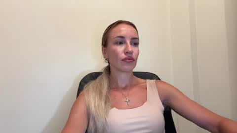 Snapshot of nyxelia_ chatting on July 15, 2026, 7:08 pm Anastasia online show from July 15, 2026, 7:08 pm