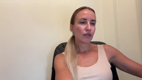 Snapshot of nyxelia_ chatting on July 29, 2026, 7:34 pm Anastasia online show from July 29, 2026, 7:34 pm