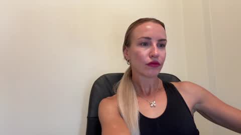 Snapshot of nyxelia_ chatting on July 31, 2026, 8:14 am Anastasia online show from July 31, 2026, 8:14 am