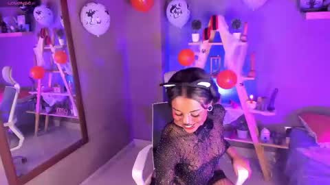 Snapshot of nyxmoonhells chatting on October 19, 2025, 9:59 pm Nyx online show from October 19, 2025, 9:59 pm