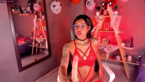 Snapshot of nyxmoonhells chatting on October 20, 2025, 10:10 pm Nyx online show from October 20, 2025, 10:10 pm