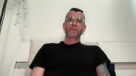 Snapshot of o_johnny_deep_o chatting on June 14, 2026, 10:17 am Jonathan Deep online show from June 14, 2026, 10:17 am
