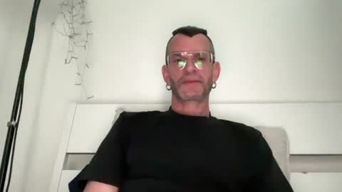 Snapshot of o_johnny_deep_o chatting on June 15, 2026, 11:01 am Jonathan Deep online show from June 15, 2026, 11:01 am