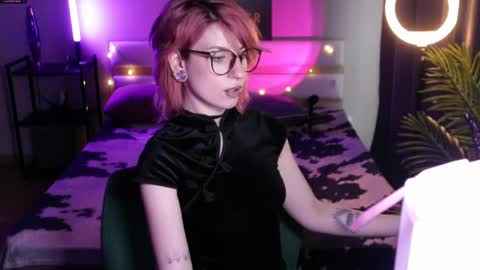 Snapshot of obedientt_ chatting on May 16, 2026, 6:54 am Moonlight online show from May 16, 2026, 6:54 am