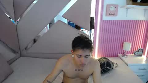 oblivionlove online show from June 25, 2026, 11:31 pm