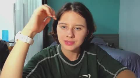 Evie online show from December 6, 2024, 2:49 pm