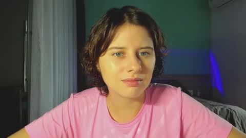 Evie online show from December 20, 2024, 6:40 am