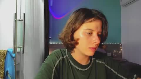 Evie online show from December 29, 2024, 12:55 pm