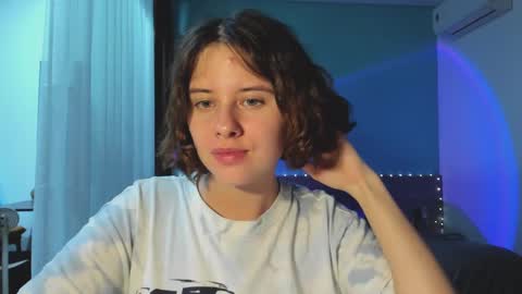 Evie online show from January 4, 2025, 11:43 am