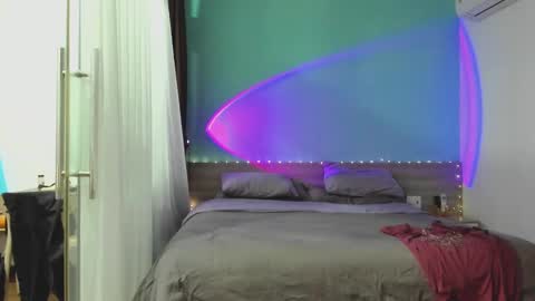 Evie online show from January 21, 2025, 2:15 pm