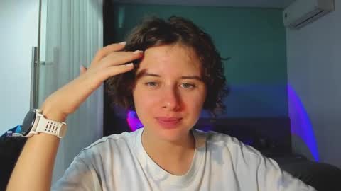 Evie online show from February 7, 2025, 2:37 pm