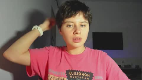 Evie online show from December 22, 2025, 12:35 pm