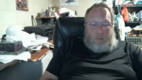 Snapshot of oddobsessions chatting on October 17, 2025, 11:40 pm oddobsessions online show from October 17, 2025, 11:40 pm