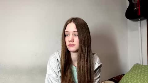 Mia online show from March 9, 2026, 1:15 pm