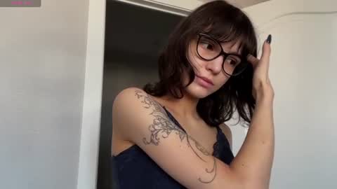 Thea online show from June 11, 2026, 4:43 am