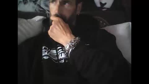 Snapshot of oedipe666 chatting on September 27, 2025, 1:05 pm oedipe666cam online show from September 27, 2025, 1:05 pm