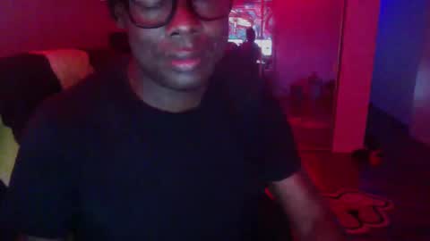 Snapshot of officialmoneyxxx chatting on December 7, 2024, 2:35 pm Money online show from December 7, 2024, 2:35 pm