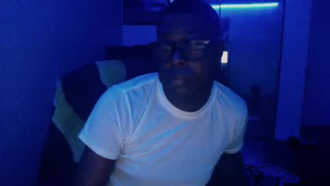 Snapshot of officialmoneyxxx chatting on December 22, 2024, 12:05 pm Money online show from December 22, 2024, 12:05 pm