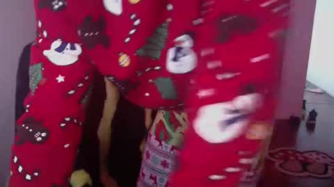 Snapshot of officialmoneyxxx chatting on December 25, 2024, 5:26 pm Money online show from December 25, 2024, 5:26 pm