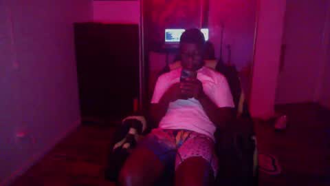 Snapshot of officialmoneyxxx chatting on January 15, 2025, 2:24 pm Money online show from January 15, 2025, 2:24 pm