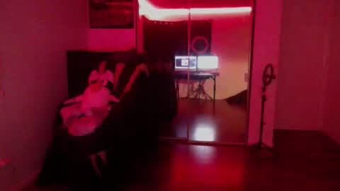 Snapshot of officialmoneyxxx chatting on November 2, 2025, 1:46 pm Money online show from November 2, 2025, 1:46 pm