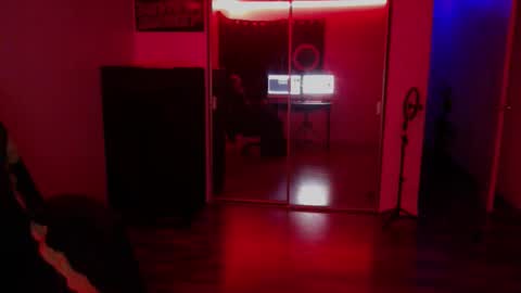 Snapshot of officialmoneyxxx chatting on November 3, 2025, 7:53 am Money online show from November 3, 2025, 7:53 am