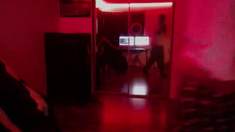 Snapshot of officialmoneyxxx chatting on November 20, 2025, 4:29 pm Money online show from November 20, 2025, 4:29 pm