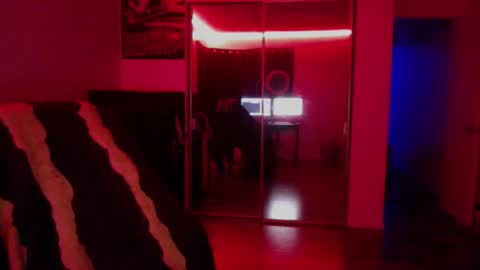 Snapshot of officialmoneyxxx chatting on November 28, 2025, 12:08 pm Money online show from November 28, 2025, 12:08 pm