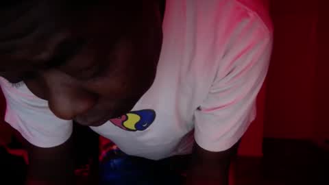 Snapshot of officialmoneyxxx chatting on December 5, 2025, 2:58 pm Money online show from December 5, 2025, 2:58 pm