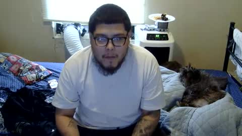 oscar flores online show from October 1, 2025, 12:22 pm