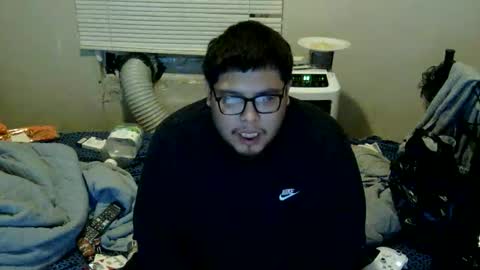 oscar flores online show from October 16, 2025, 4:02 am