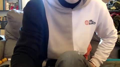 Snapshot of oggs48 chatting on November 18, 2025, 12:31 pm oggs48 online show from November 18, 2025, 12:31 pm