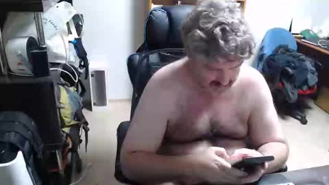 Woman message me men do not make demands and dont ask for pm only ladies. online show from December 14, 2024, 6:20 pm