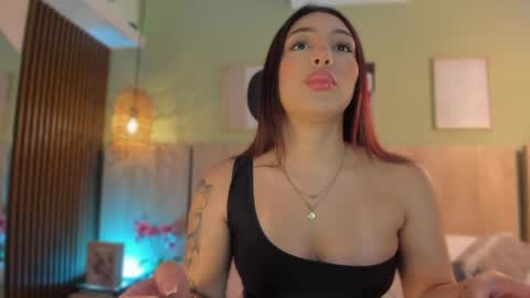 Holly online show from May 5, 2026, 11:18 am
