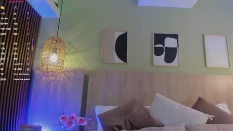 Holly online show from July 11, 2026, 11:24 am