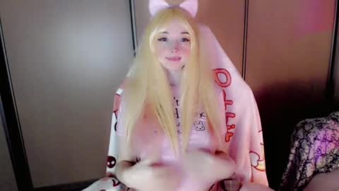 Snapshot of oh_pichuu chatting on June 1, 2026, 12:01 am Milly online show from June 1, 2026, 12:01 am