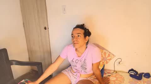 Snapshot of oh_tique chatting on December 3, 2025, 2:37 pm LU online show from December 3, 2025, 2:37 pm