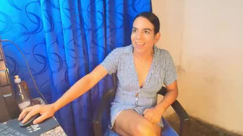 Snapshot of oh_tique chatting on December 22, 2025, 12:46 pm LU online show from December 22, 2025, 12:46 pm