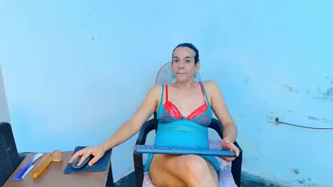 Snapshot of oh_tique chatting on February 18, 2026, 3:52 pm LU online show from February 18, 2026, 3:52 pm