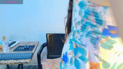 Snapshot of oh_tique chatting on June 2, 2026, 2:35 am LU online show from June 2, 2026, 2:35 am