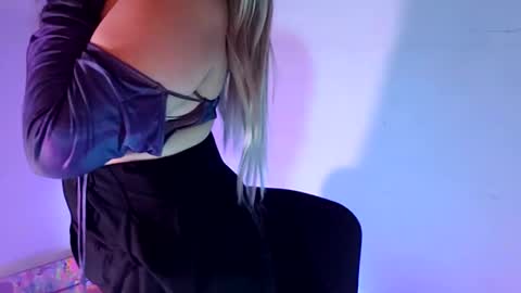 Snapshot of oh_xxxlt4 chatting on February 1, 2025, 12:05 pm Oh xxxLt4 online show from February 1, 2025, 12:05 pm