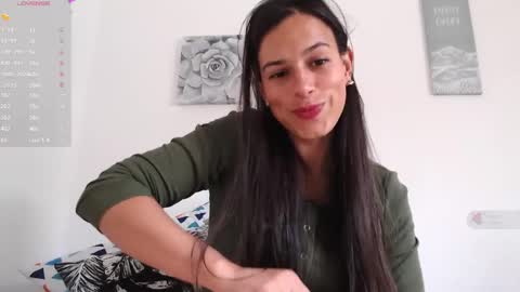 ohanna_ online show from February 24, 2025, 7:52 pm