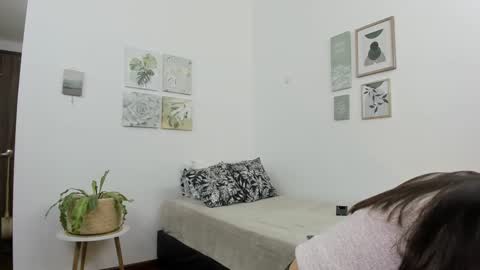 ohanna_ online show from February 27, 2025, 2:42 am