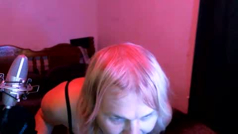 Snapshot of ohellesbells chatting on June 1, 2026, 6:26 am ohellesbells online show from June 1, 2026, 6:26 am