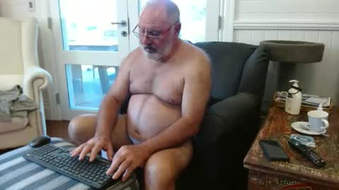 Snapshot of ohjonny55 chatting on April 18, 2026, 3:10 am Ohjonny online show from April 18, 2026, 3:10 am