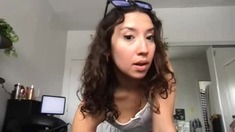 ohmillieevanillie online show from June 19, 2026, 4:55 pm