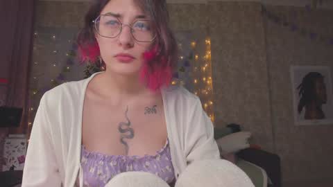 Snapshot of ohmygoddestkimmy chatting on December 24, 2024, 11:44 pm Kmmy online show from December 24, 2024, 11:44 pm