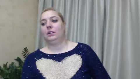 Snapshot of ohsweetiren chatting on December 8, 2024, 7:15 am Iren online show from December 8, 2024, 7:15 am