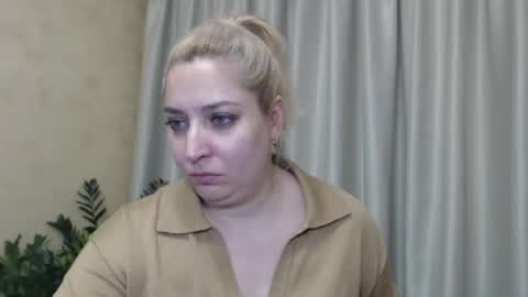 Snapshot of ohsweetiren chatting on December 11, 2024, 10:36 am Iren online show from December 11, 2024, 10:36 am