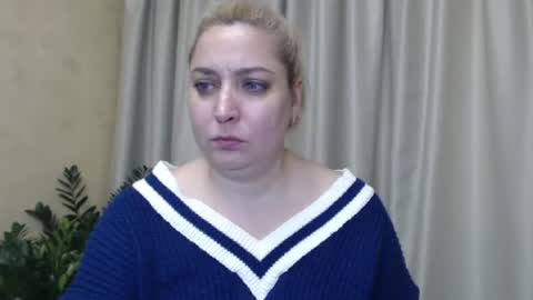 Snapshot of ohsweetiren chatting on December 13, 2024, 10:51 am Iren online show from December 13, 2024, 10:51 am